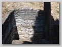 particolare del muro - tomba etrusca di montefiridolfi