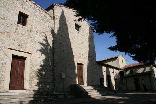 San Leonino - la facciata della chiesa | img_5988_w.jpg