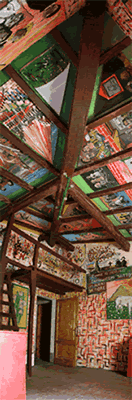 Il soffitto della stanza dipinto da Giuliano Manganello - studio