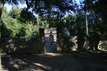 Montignoso - Piccolo cimitero lungo la strada