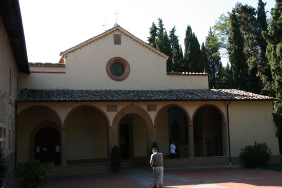San Vivaldo - Ingresso della chiesa | img_7365.jpg